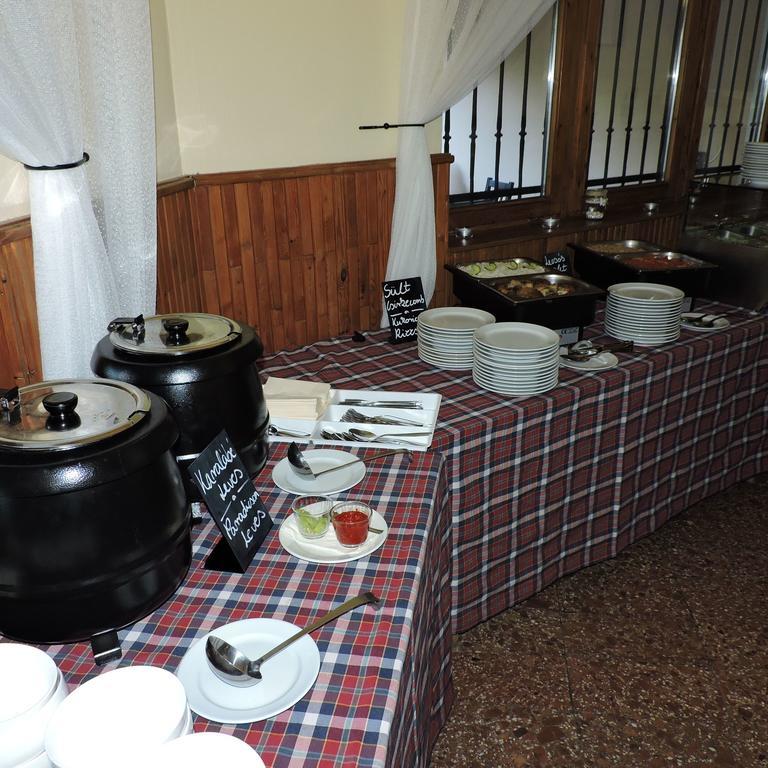 Hotel Sikfokut 诺茨瓦约 外观 照片